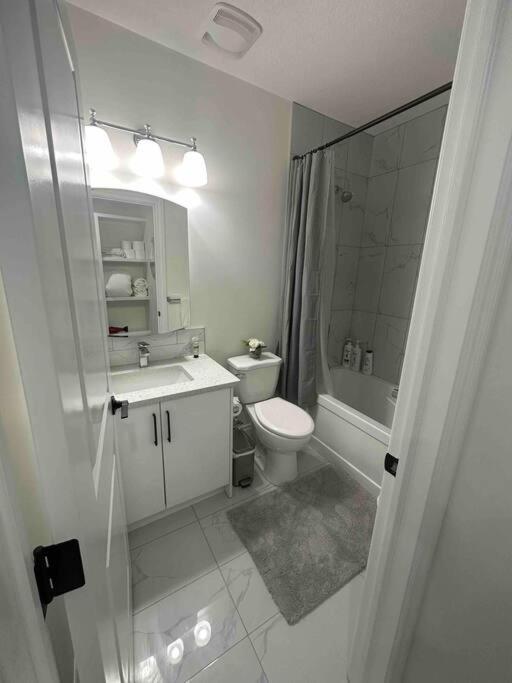 Award Winning Boho Paradise Sunlit Modern Suite YYC Exterior foto