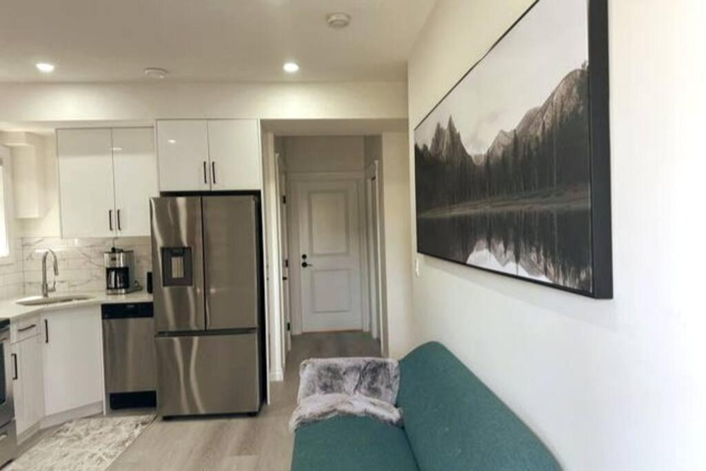 Award Winning Boho Paradise Sunlit Modern Suite YYC Exterior foto