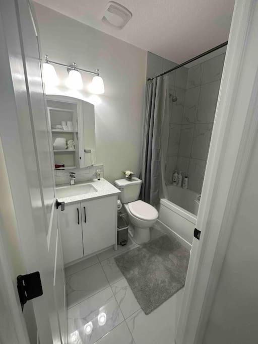 Award Winning Boho Paradise Sunlit Modern Suite YYC Exterior foto